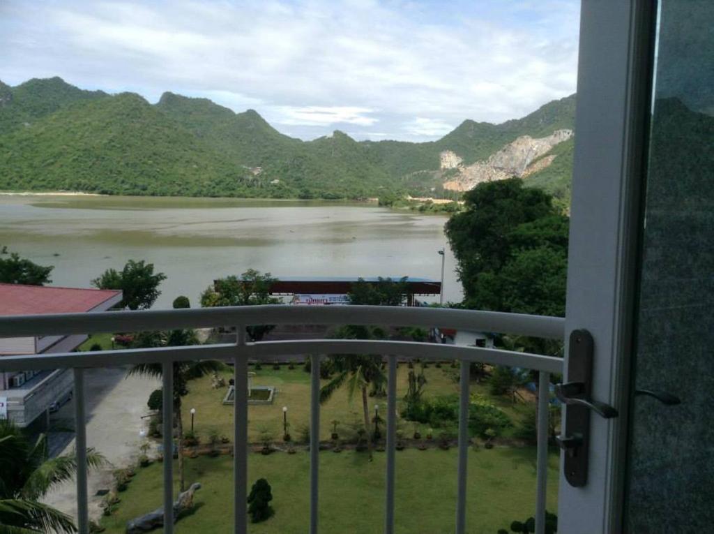 Hotel Kan กาญจนบุรี ภายนอก รูปภาพ