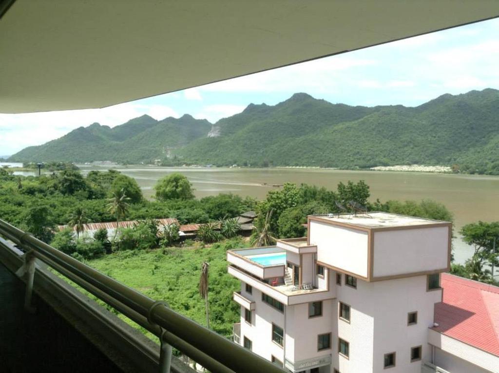 Hotel Kan กาญจนบุรี ภายนอก รูปภาพ