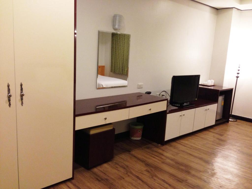Hotel Kan กาญจนบุรี ภายนอก รูปภาพ