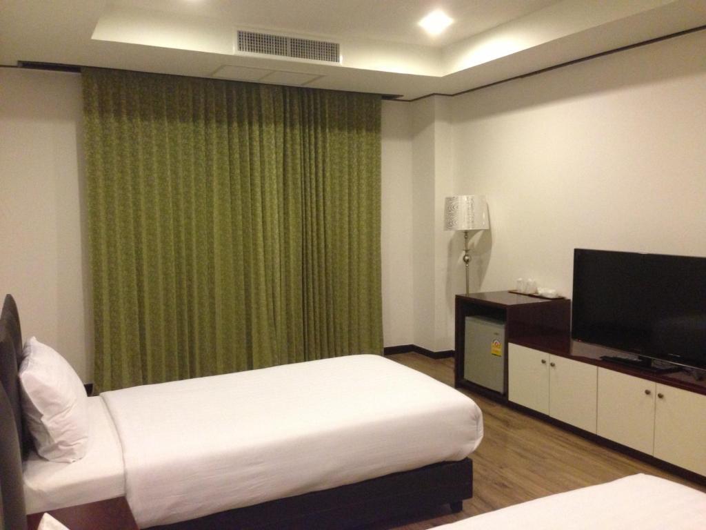 Hotel Kan กาญจนบุรี ภายนอก รูปภาพ