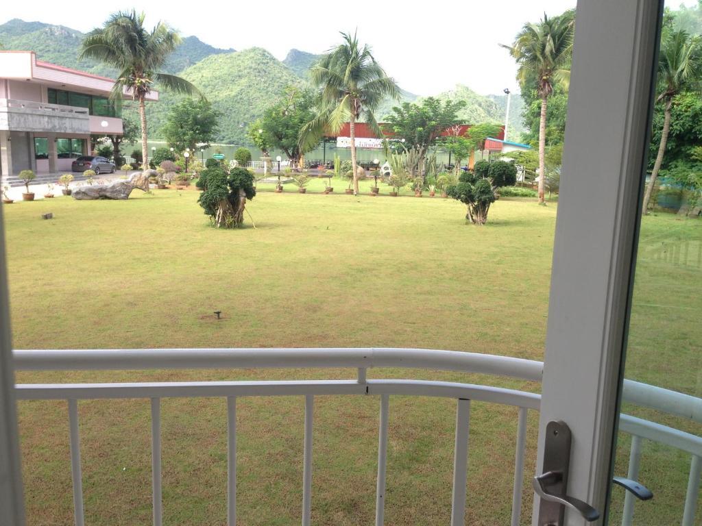 Hotel Kan กาญจนบุรี ภายนอก รูปภาพ