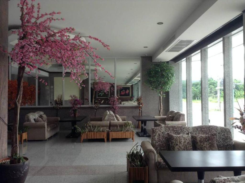 Hotel Kan กาญจนบุรี ภายนอก รูปภาพ