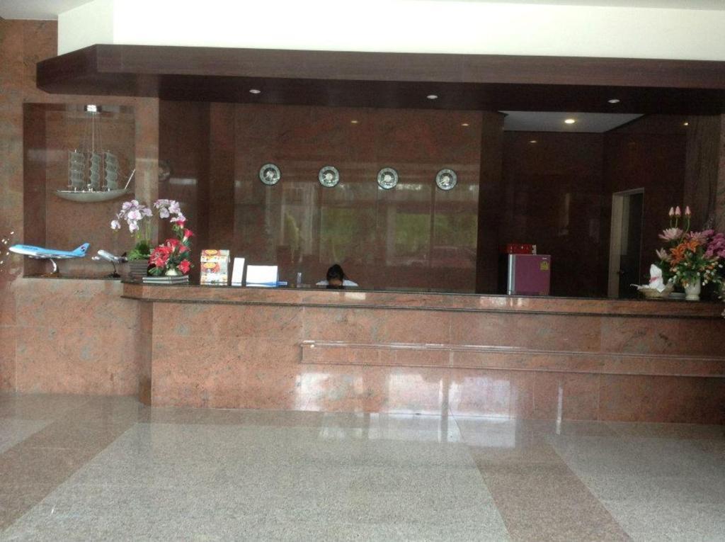 Hotel Kan กาญจนบุรี ภายนอก รูปภาพ